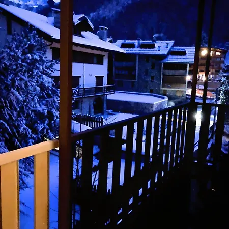 아파트 Lo Scoiattol House *